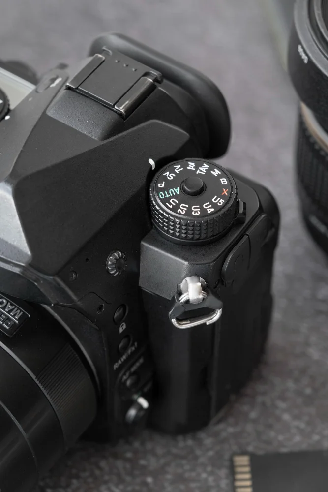Camera mode dial and hot shoe up close